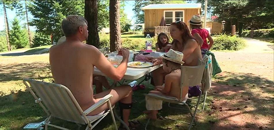 Comment trouver un camping naturiste en France ?